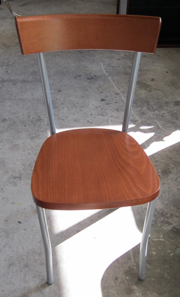 Stuhl, Metall mit Holzlehne und Sitzfläche,  Preis: 10,- €