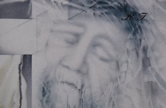 Bild Chrisus und das Kreuz in blau,grau weiß Schattierungen